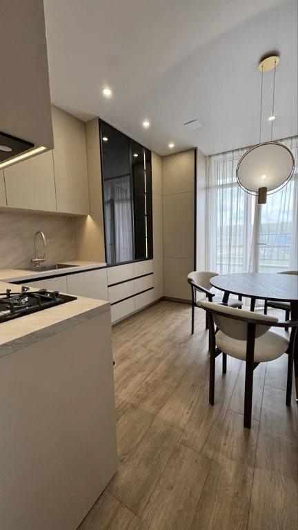 Sale of a full 2-bedroom apartment with designer renovation