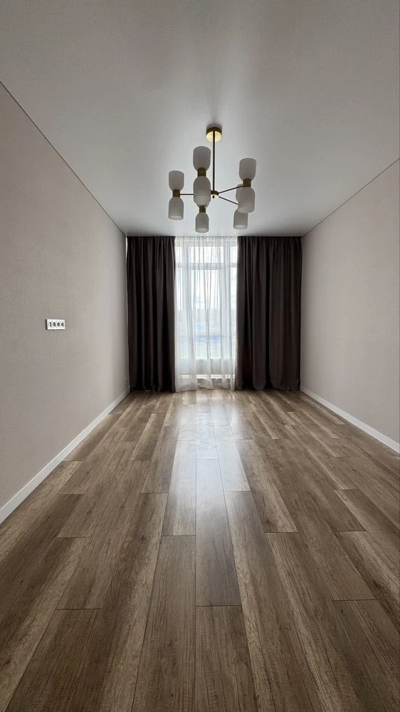 Sale of a full 2-bedroom apartment with designer renovation