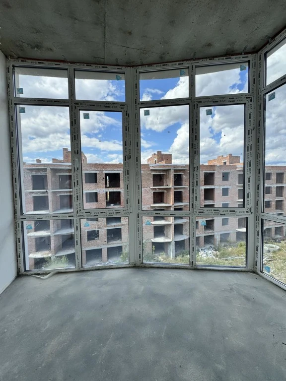 For Sale: The Cheapest 3-Bedroom Apartment in Irpin', Gas