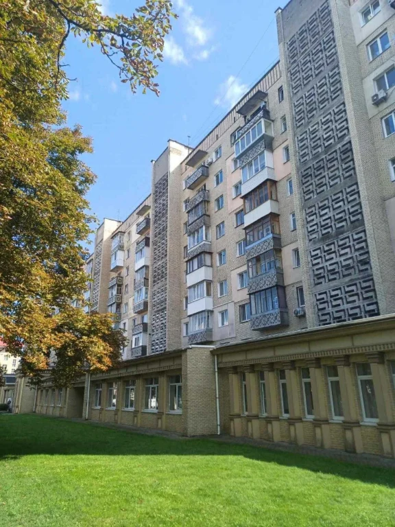 2-room apartment renovated! CITY CENTER - Street Shevchenko, Irpin.