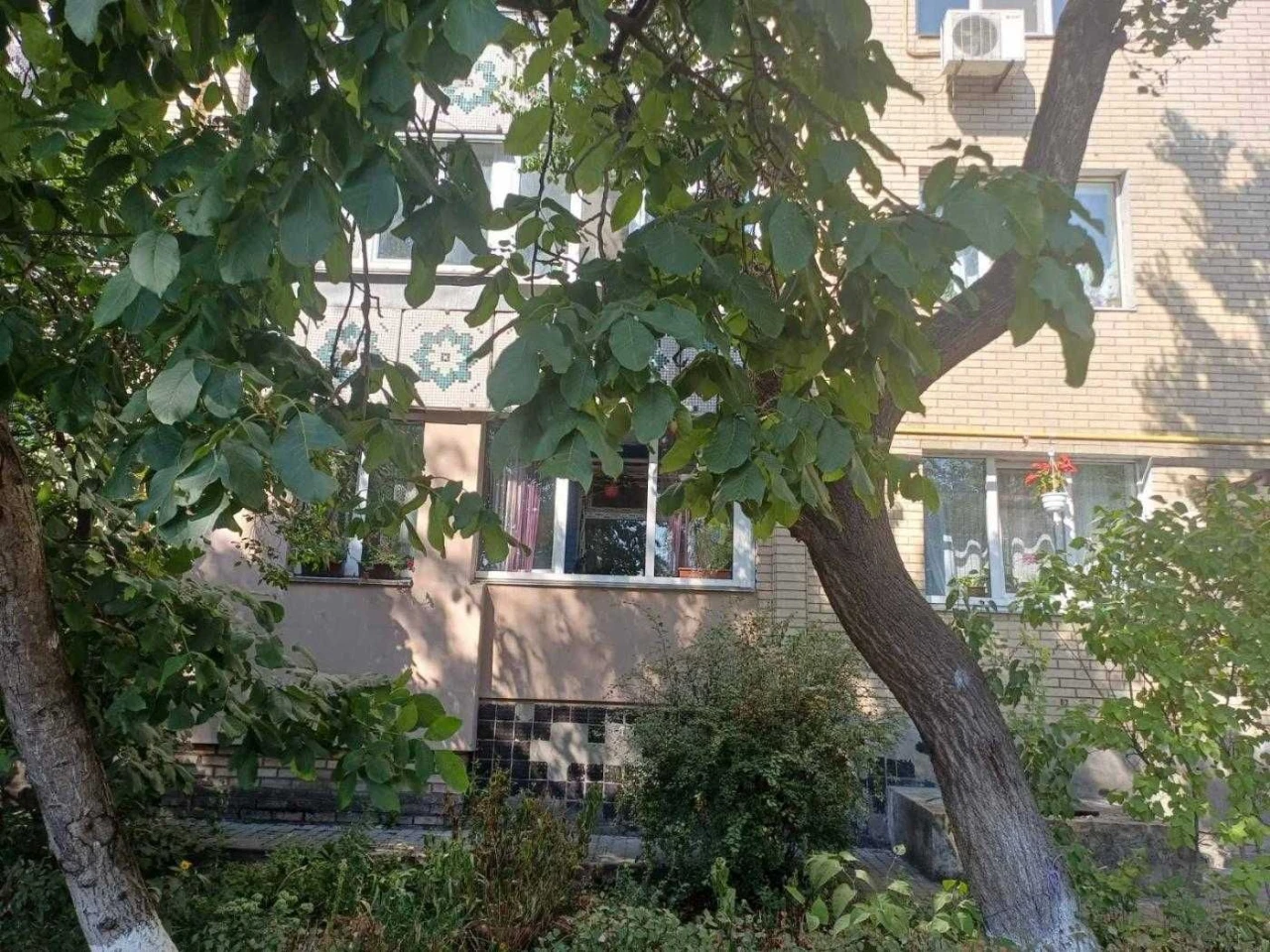 2-room apartment renovated! CITY CENTER - Street Shevchenko, Irpin.