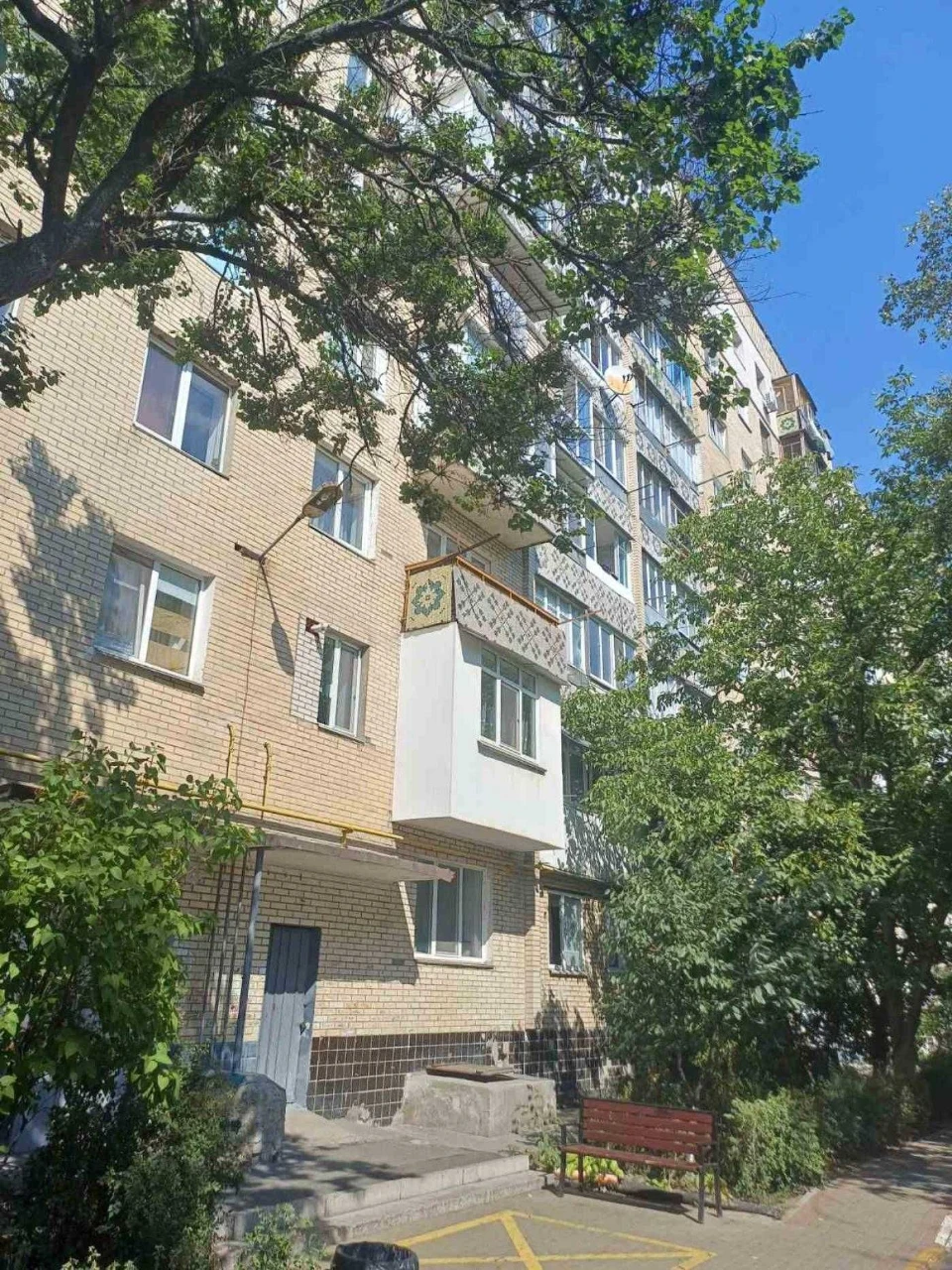 2-room apartment renovated! CITY CENTER - Street Shevchenko, Irpin.