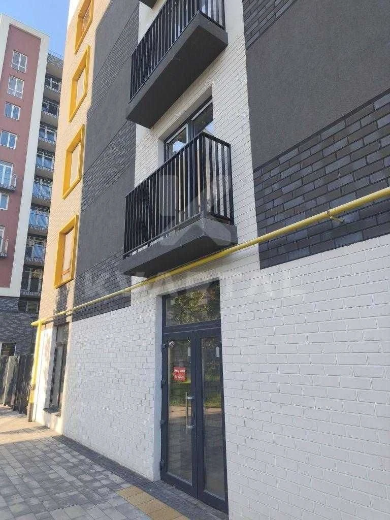 For Sale: 1-Room Apartment with Initial Renovation in ЖК Молоді