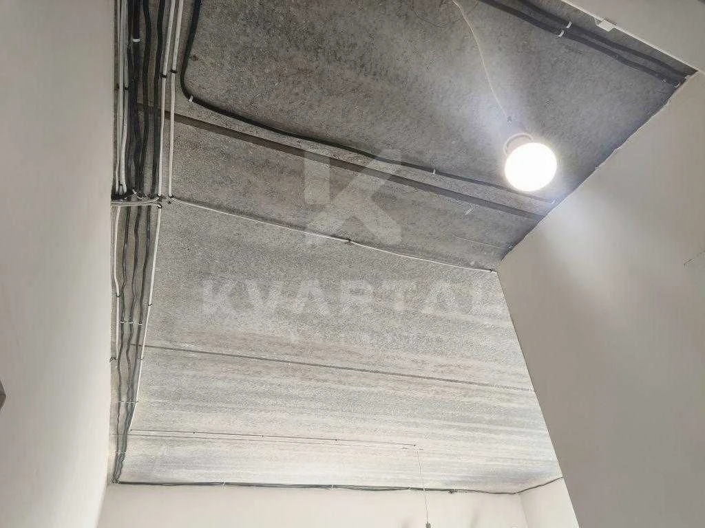 For Sale: 1-Room Apartment with Initial Renovation in ЖК Молоді