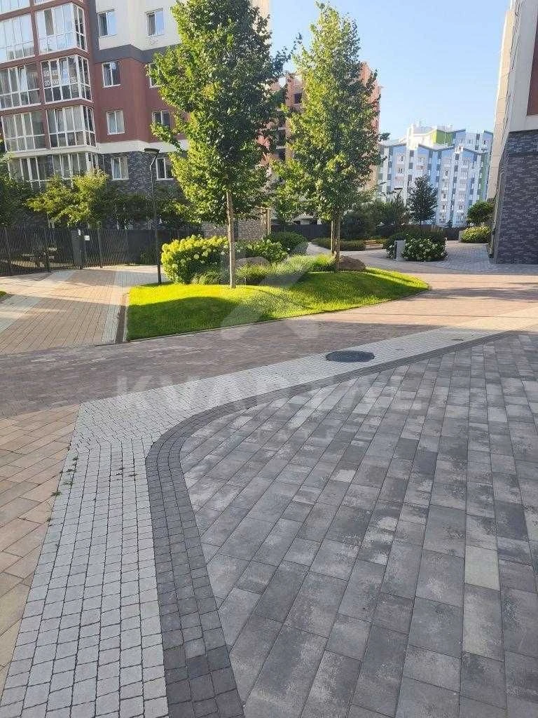 For Sale: 1-Room Apartment with Initial Renovation in ЖК Молоді