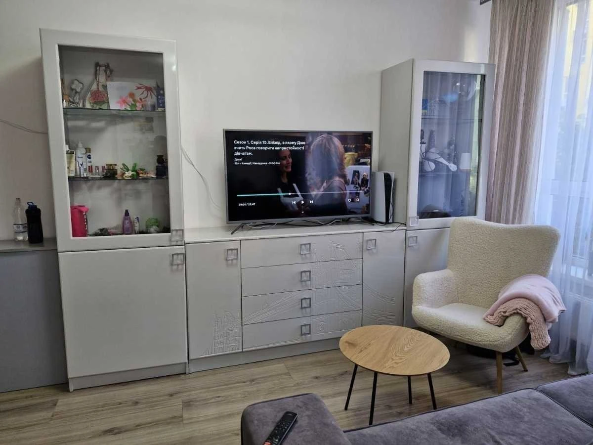 Sale of a 2-room apartment of 72 m², Sobornosti Ave., 17 K2