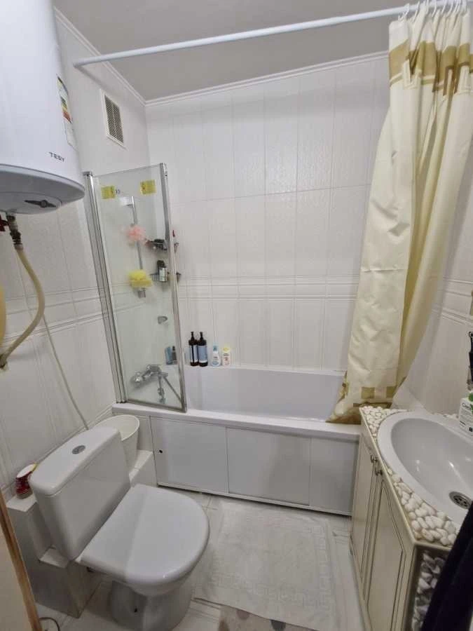 Sale of a 2-room apartment of 72 m², Sobornosti Ave., 17 K2