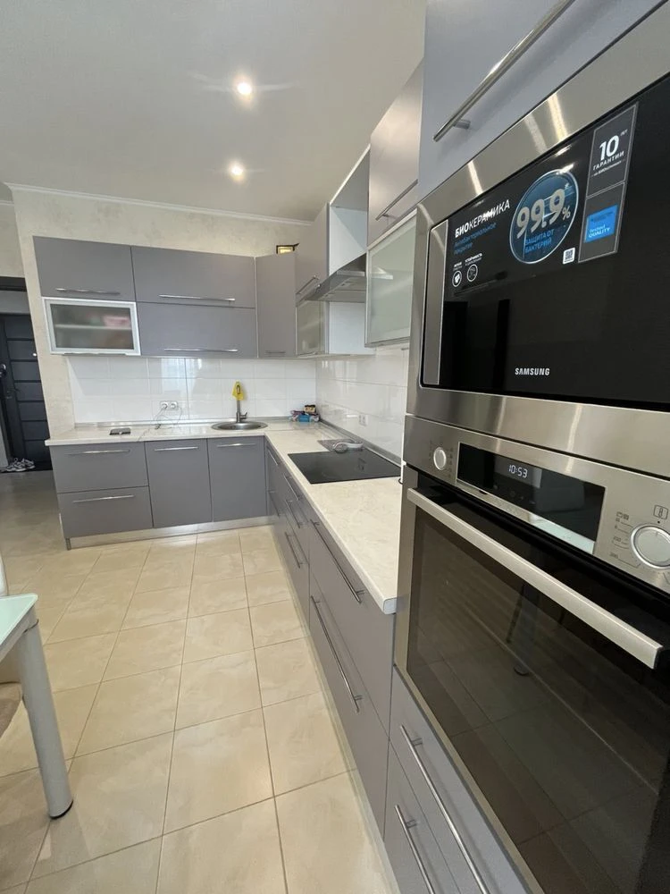 No commission. Selling 1-room apartment with renovation 47 sq m