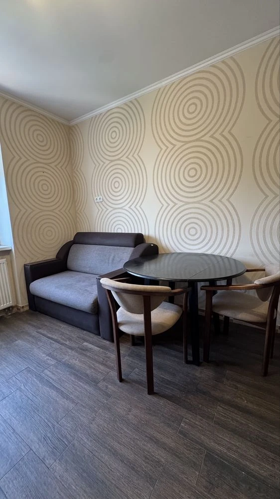 2% Off. 1-room apartment renovated. State programs - Yes!