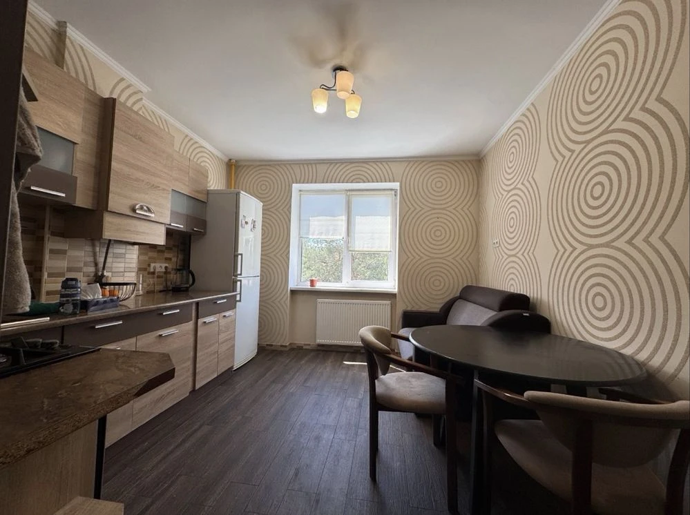 2% Off. 1-room apartment renovated. State programs - Yes!