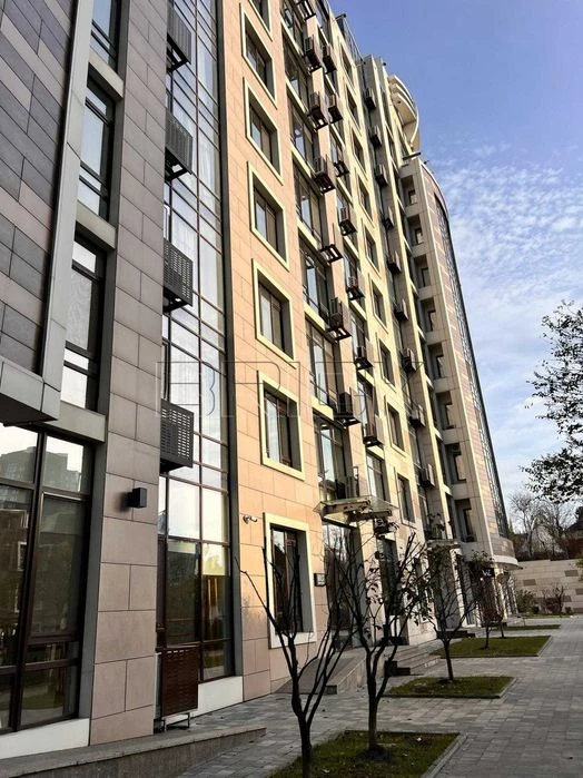 Продаж 2-к квартири  71.7 м2 ЖК  Бульвар Фонтанів, вул.Сапер
