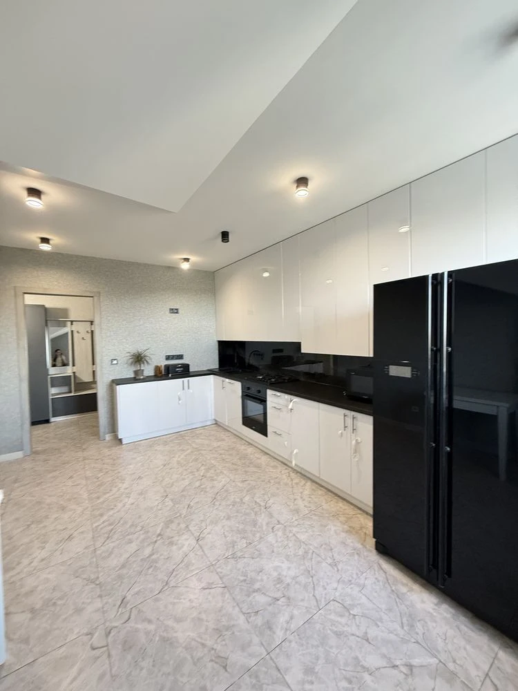 Sale of a 2-bedroom apartment in Irpin, Soborna Street. 64 m², euro-3 format.