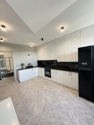 Sale of a 2-bedroom apartment in Irpin, Soborna Street. 64 m², euro-3 format.
