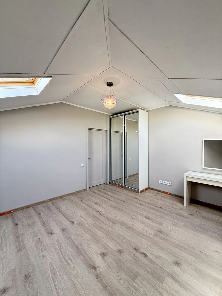 Sale of a 2-bedroom apartment in Irpin, Soborna Street. 64 m², euro-3 format.