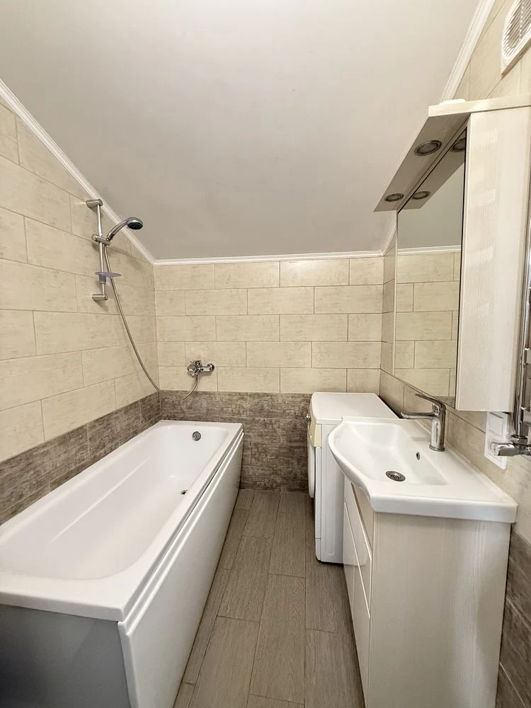 Sale of a 2-bedroom apartment in Irpin, Soborna Street. 64 m², euro-3 format.