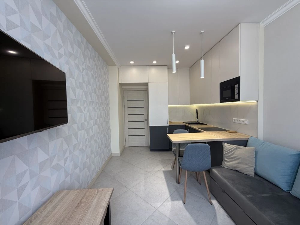 • SALE | Euro 2-bedroom apartment with renovation 42 m² | Green Side Residence