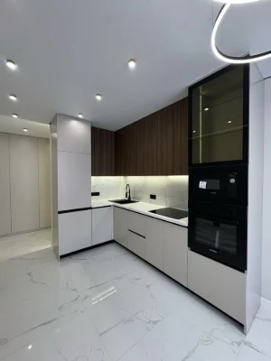 Luxury euro 3-room apartment with custom renovation. Young district