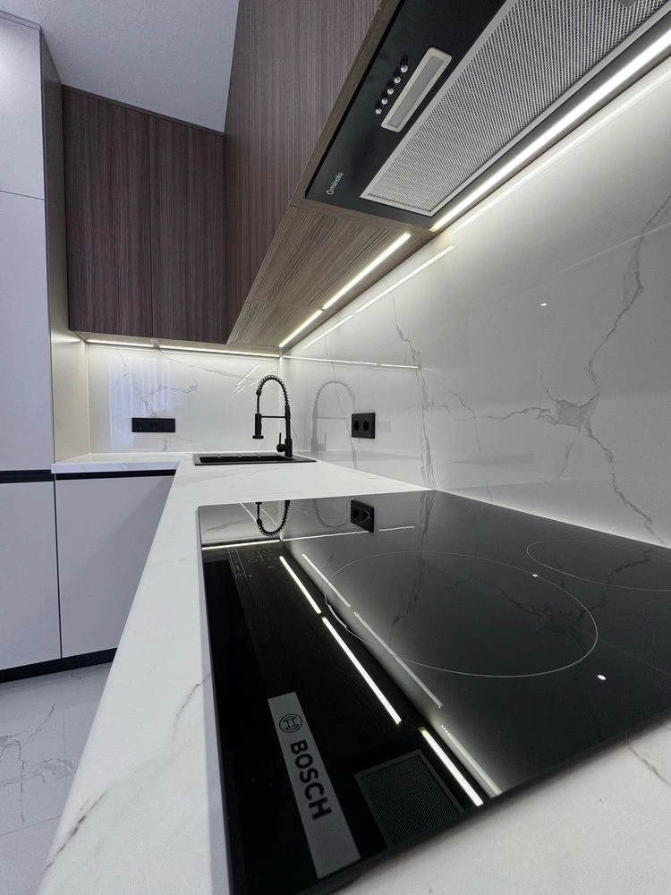 Luxury euro 3-room apartment with custom renovation. Young district