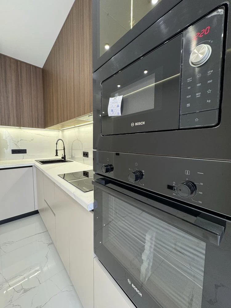 Luxury euro 3-room apartment with custom renovation. Young district