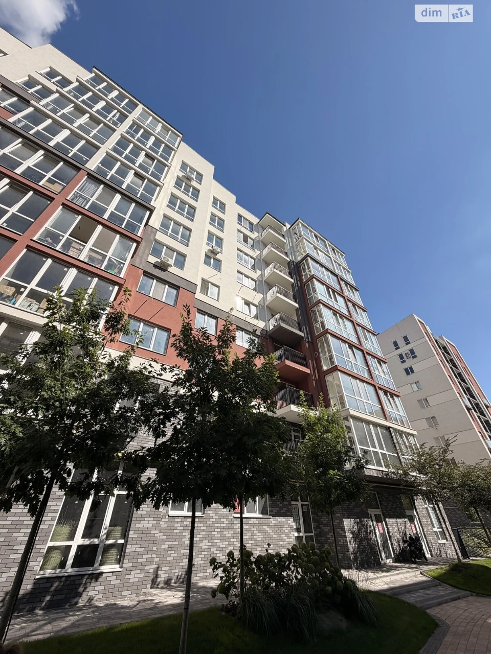 Apartment for Sale: Romaniyka