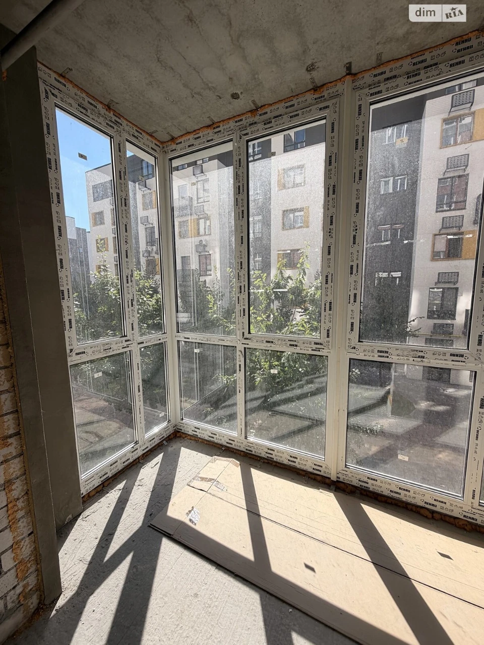 Apartment for Sale: Romaniyka