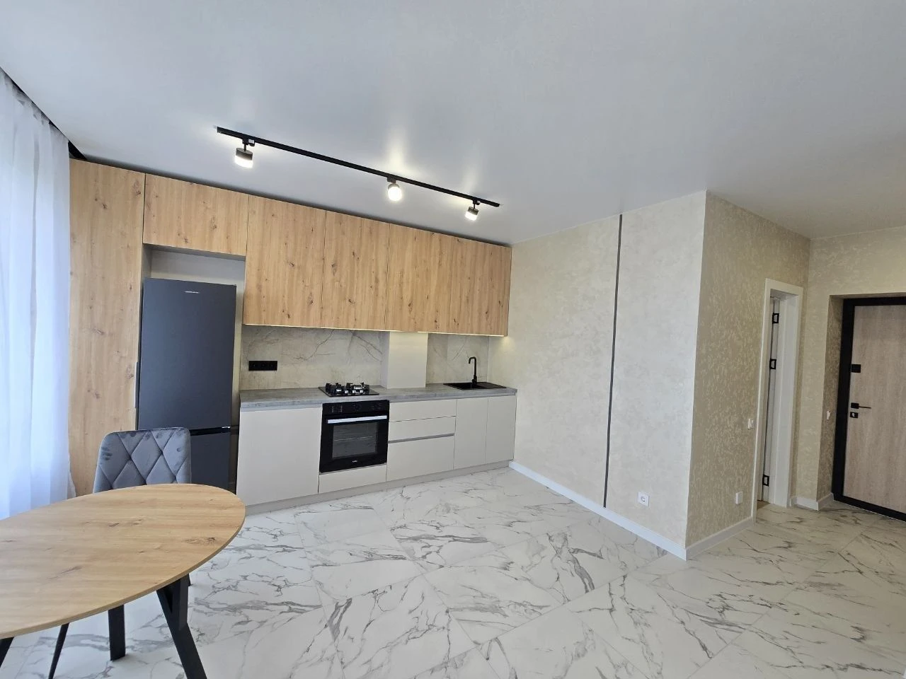 For Sale: Stylish Smart Apartment 30.3 sq m with New Renovation! Has Gas! 7 min to