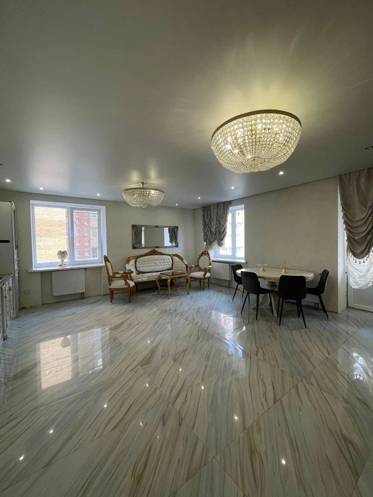 Apartment for Sale in Irpin, 3 bedrooms, 108 m2 with a view of the Central Park