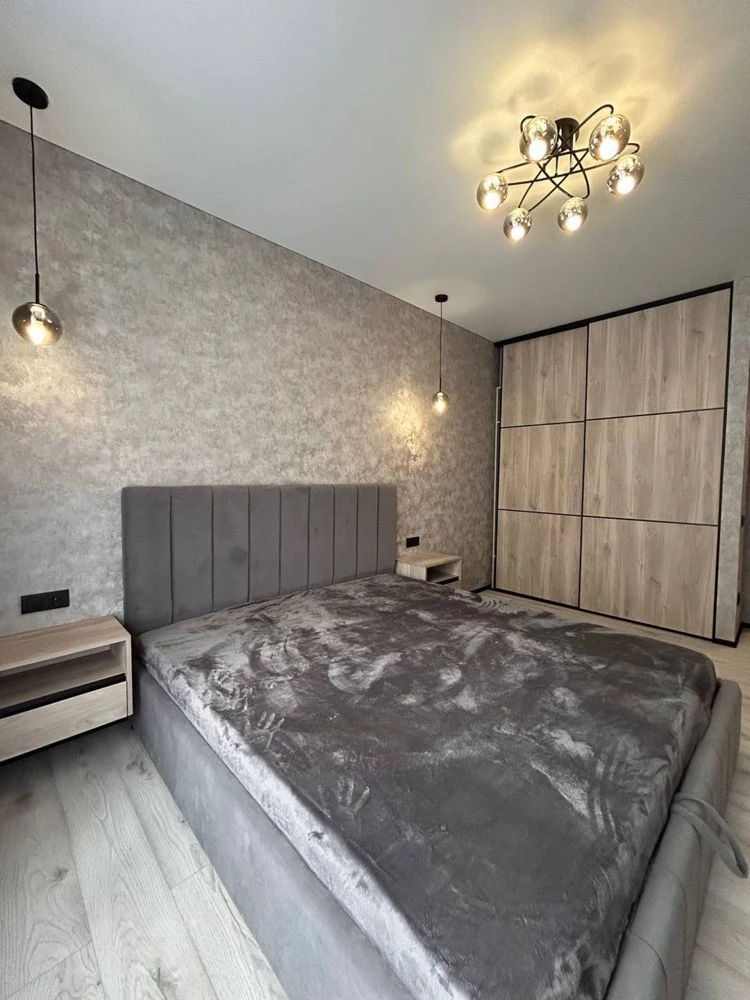 For Sale 1-room Apartment with Renovation in ЖК Молодість Набережна