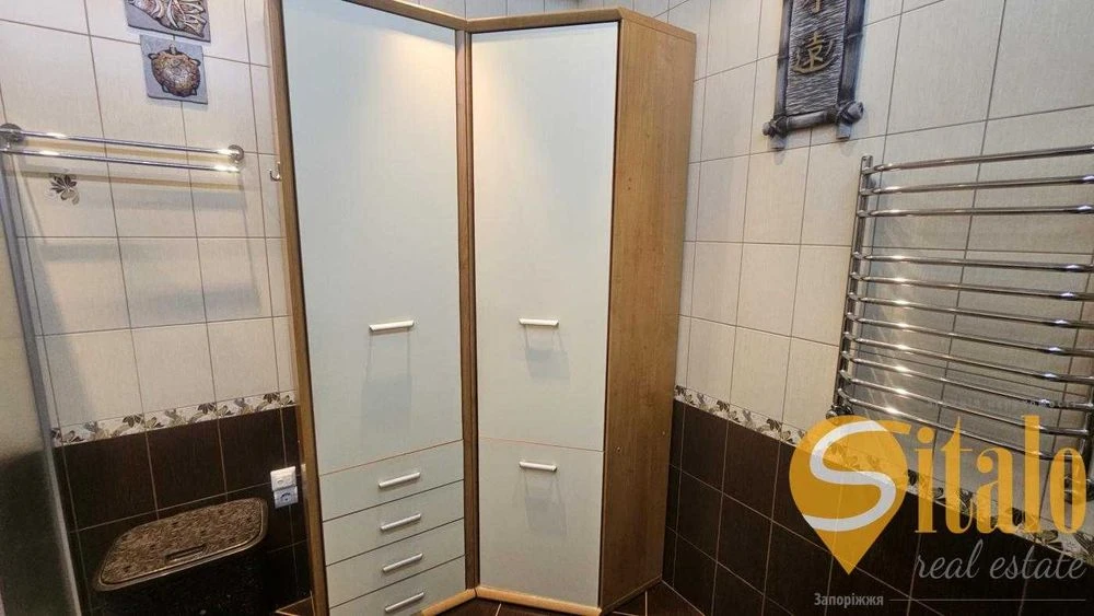House for sale in Khortytskyi district (037)