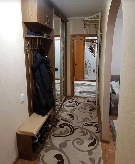 2к квартира з Ремонтом на вул.Зарічанській, Цегла, Середній