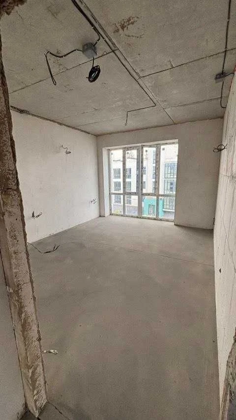 Spacious 3-room apartment 85 m². Partial renovation + warm floor. GAS