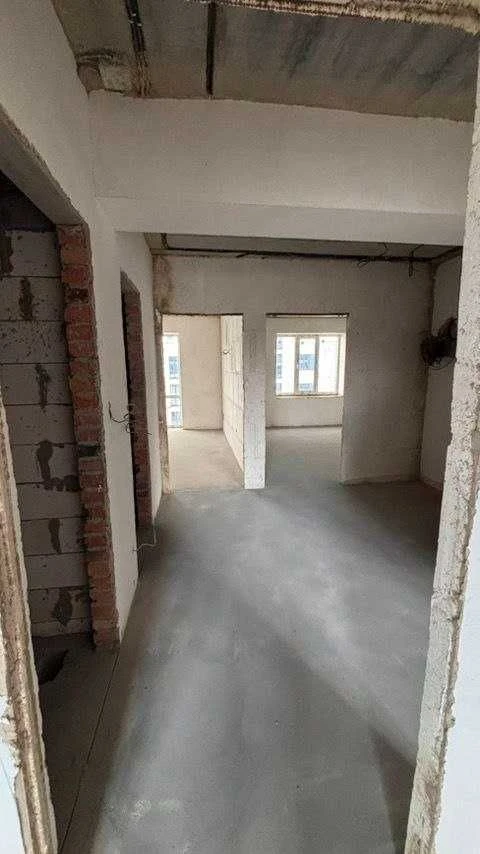 Spacious 3-room apartment 85 m². Partial renovation + warm floor. GAS