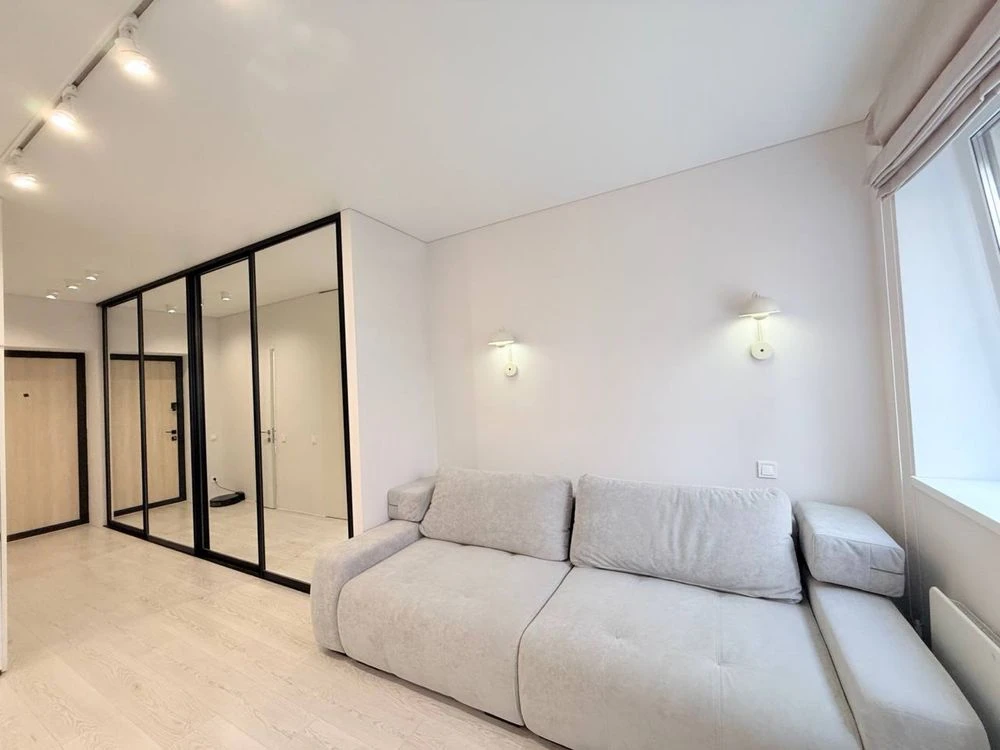 Studio apartment with quality renovation in ЖК Молодість