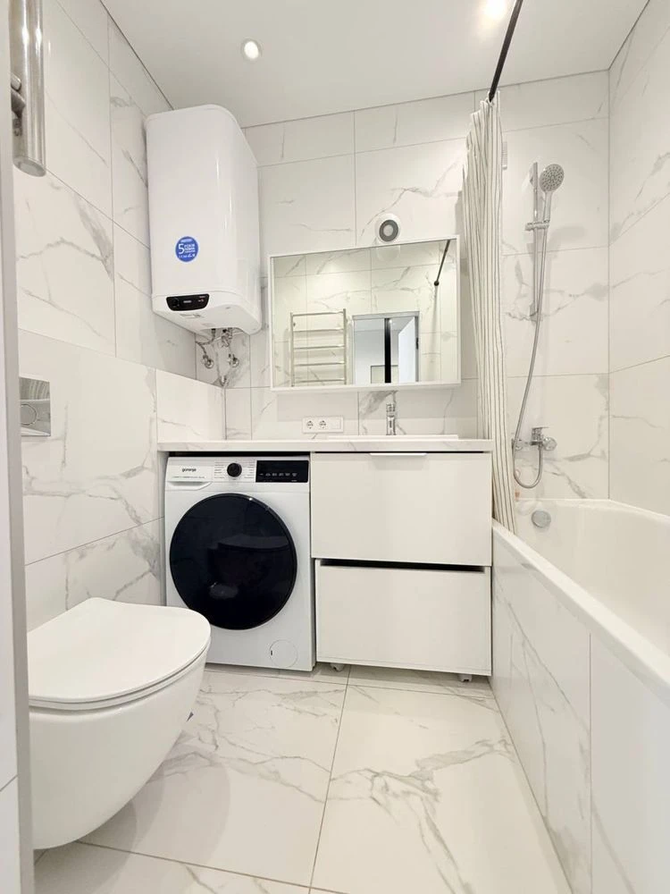 Studio apartment with quality renovation in ЖК Молодість