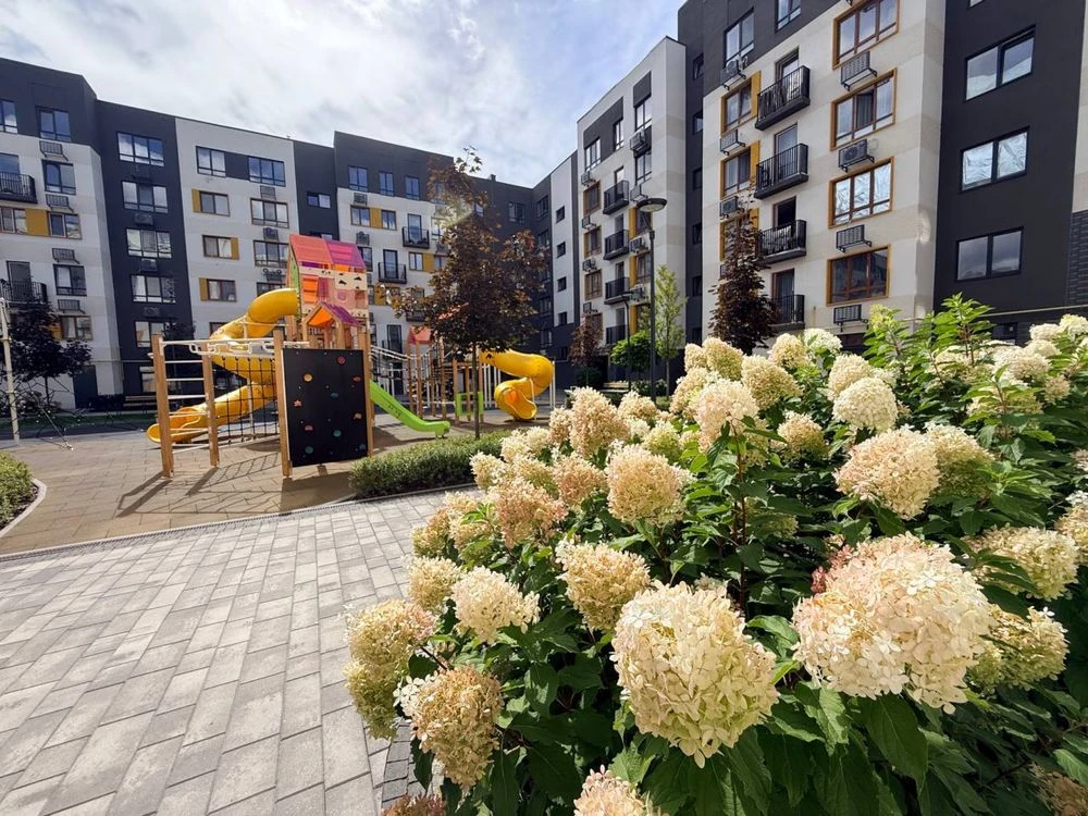 Studio apartment with quality renovation in ЖК Молодість