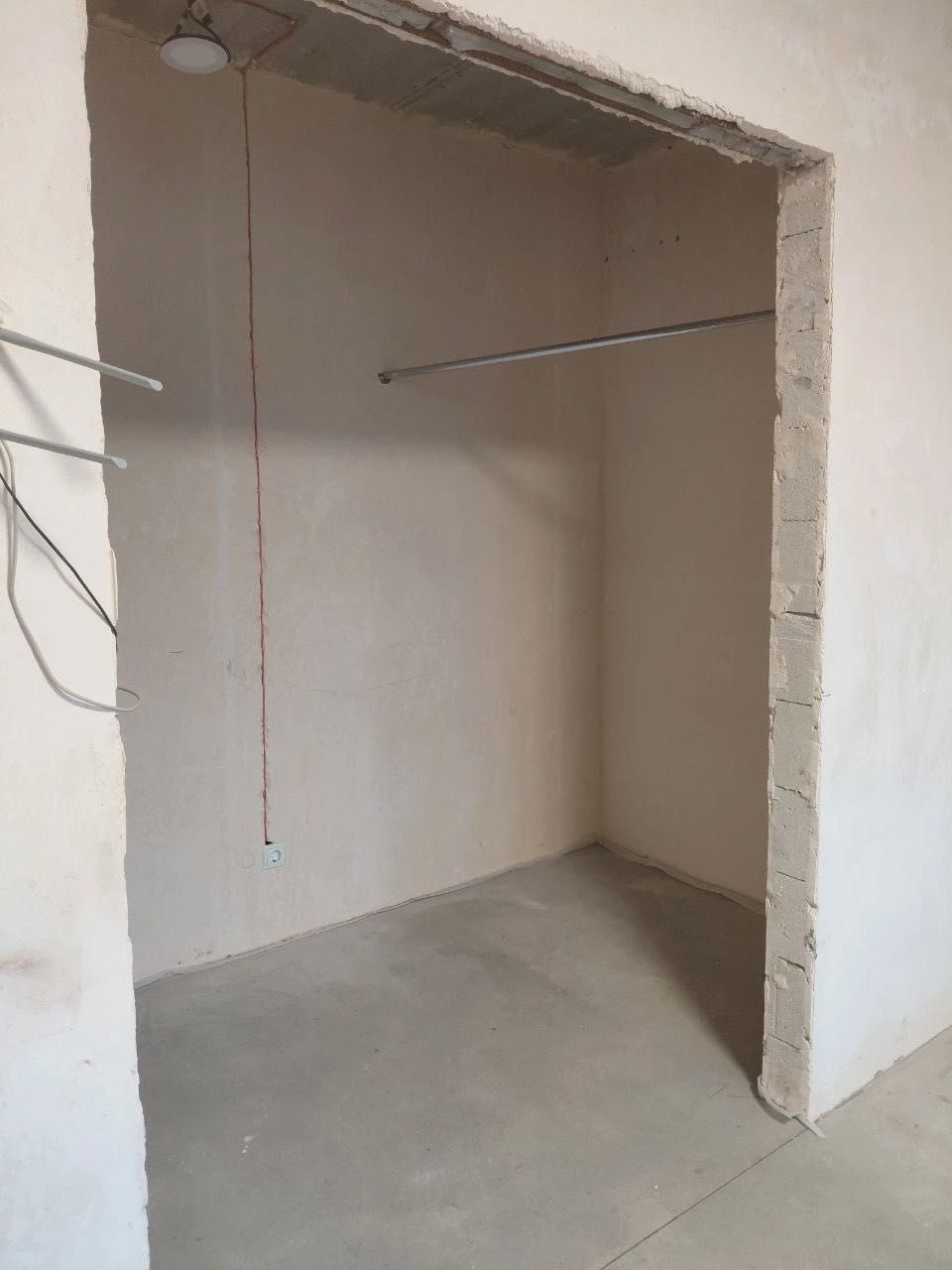 SELLING! Euro-3 room apartment with partial renovation!