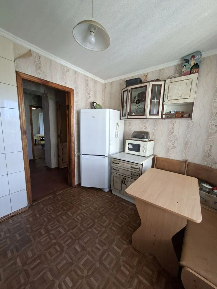 Taxes 2% 4 room apartment at a very favorable price!! School, kindergarten