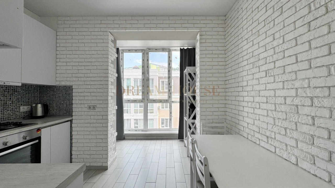 Full 1-bedroom apartment. Gas heating