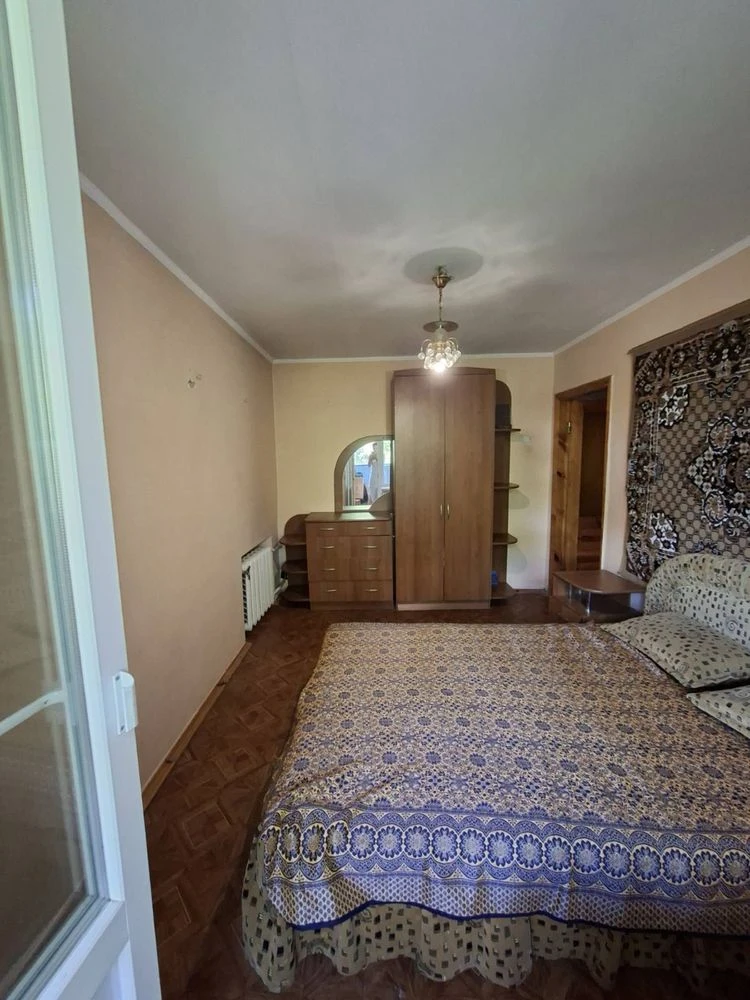 Taxes 2% 4 room apartment at a very favorable price!! School, kindergarten
