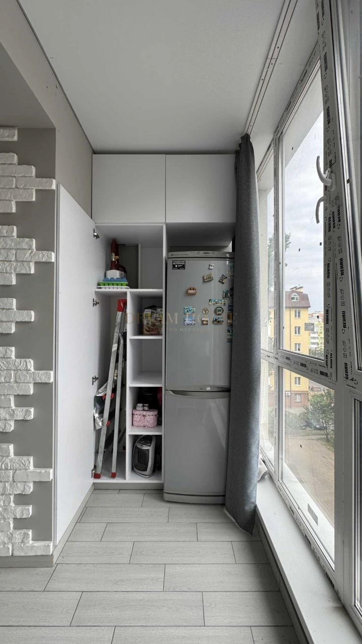 Full 1-bedroom apartment. Gas heating