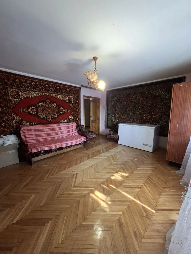 Taxes 2% 4 room apartment at a very favorable price!! School, kindergarten