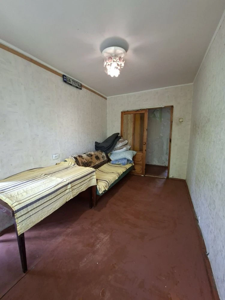 Taxes 2% 4 room apartment at a very favorable price!! School, kindergarten