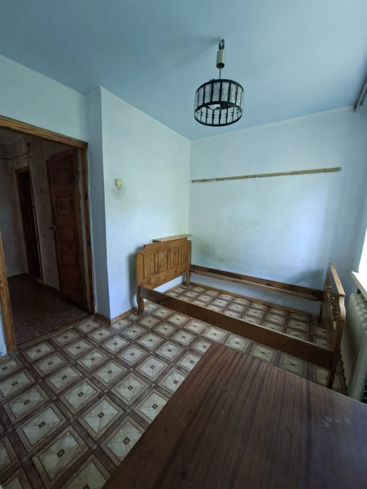Taxes 2% 4 room apartment at a very favorable price!! School, kindergarten