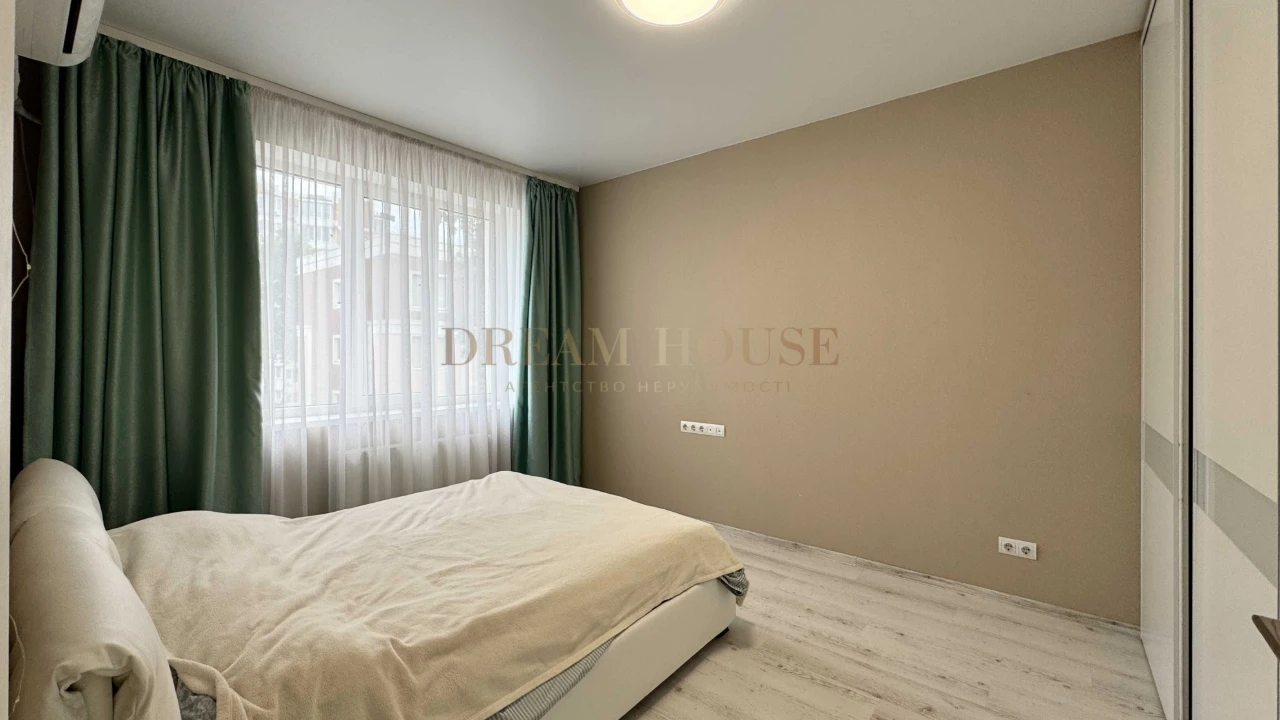 Full 1-bedroom apartment. Gas heating