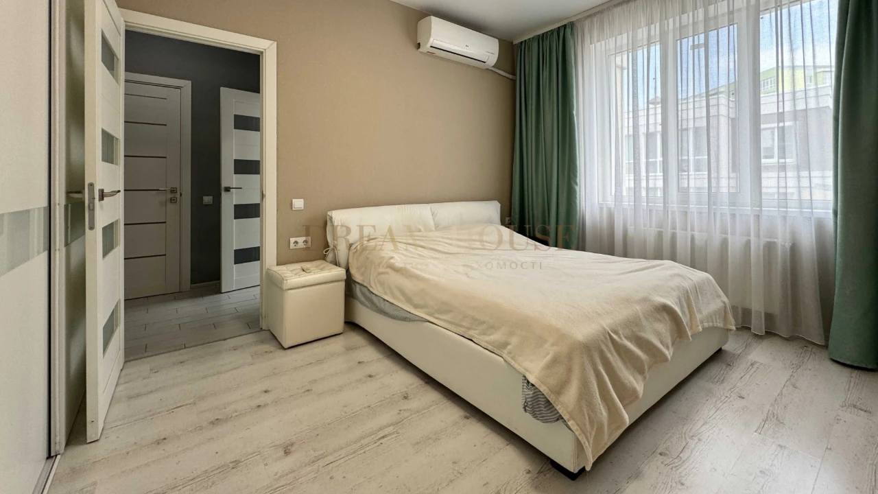Full 1-bedroom apartment. Gas heating