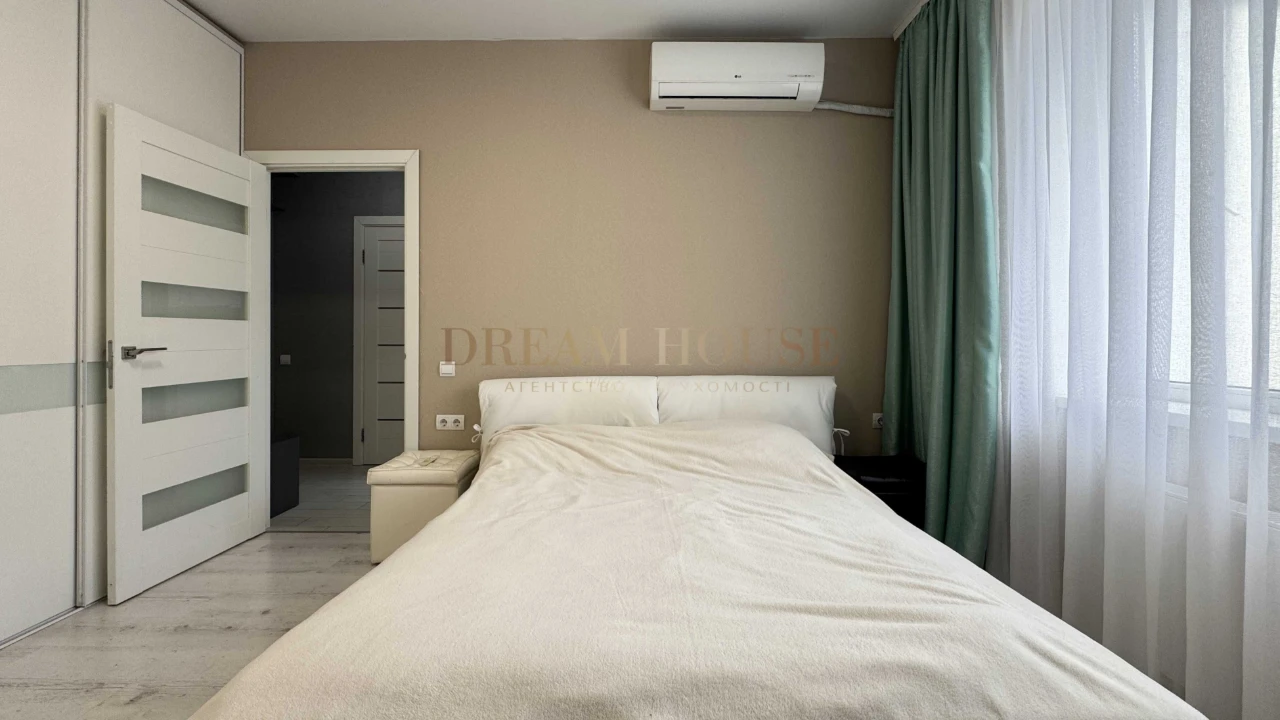 Full 1-bedroom apartment. Gas heating