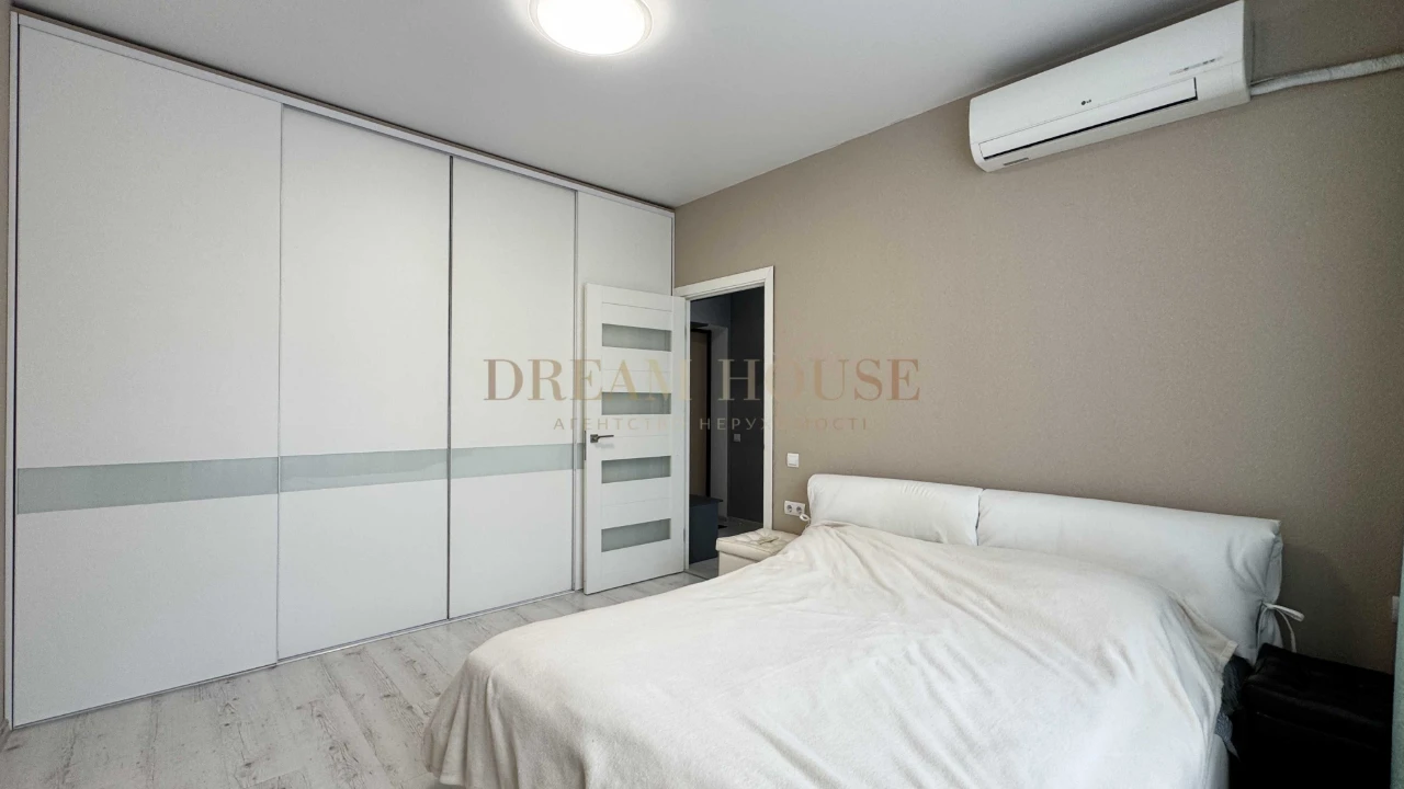 Full 1-bedroom apartment. Gas heating