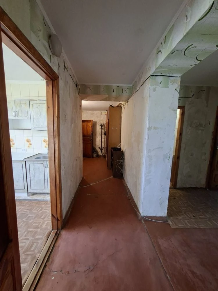 Taxes 2% 4 room apartment at a very favorable price!! School, kindergarten