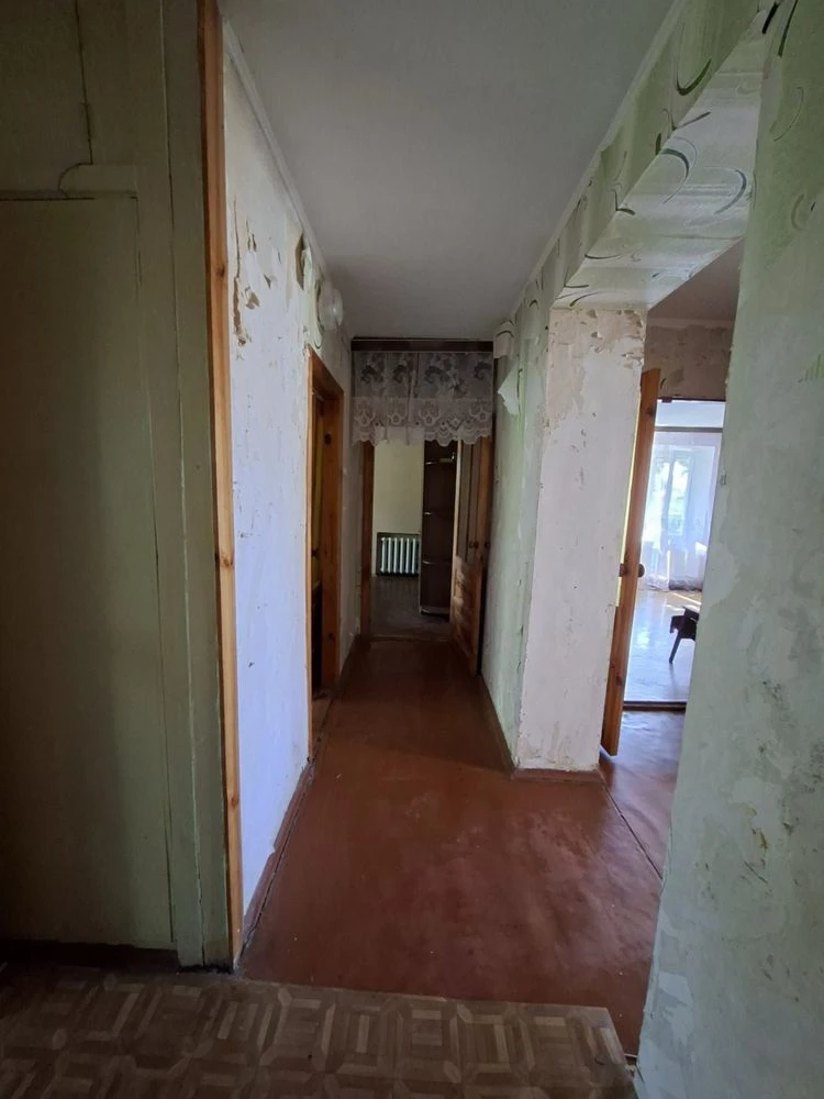 Taxes 2% 4 room apartment at a very favorable price!! School, kindergarten