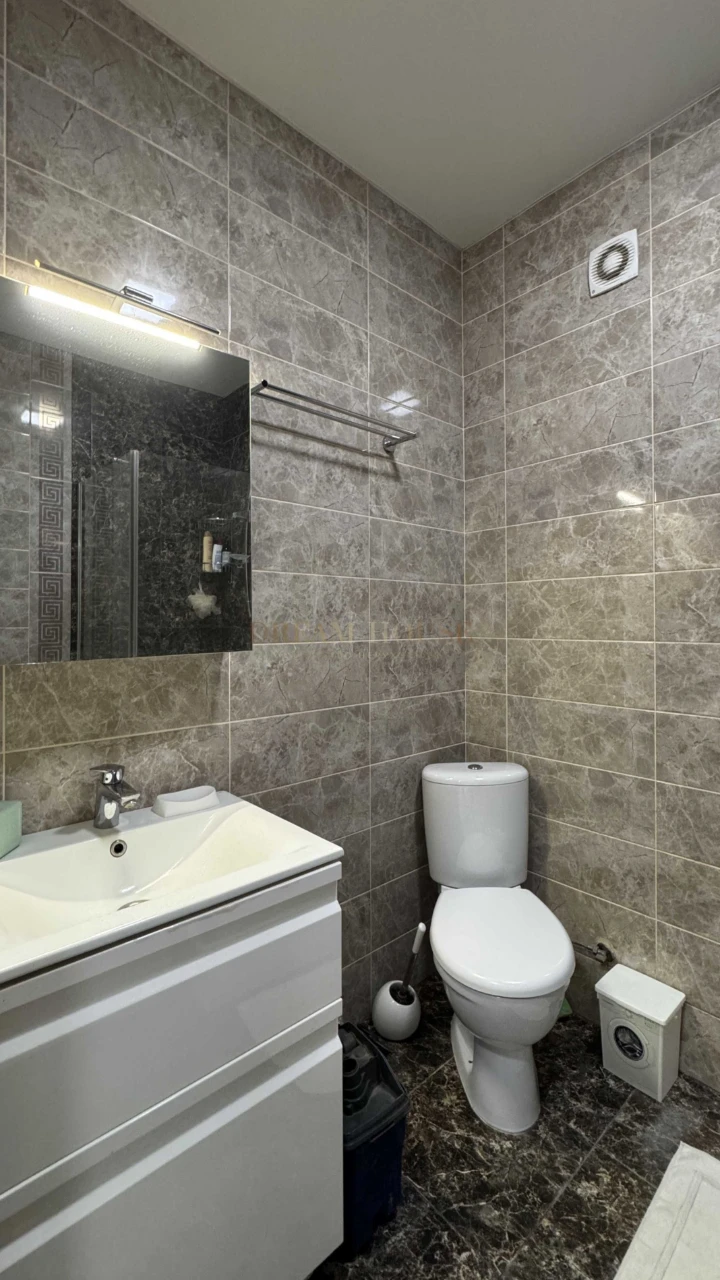 Full 1-bedroom apartment. Gas heating